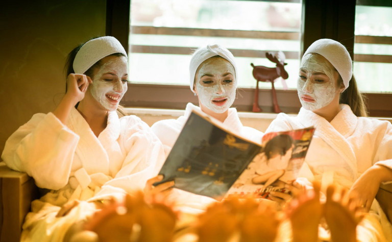 girls relax at spa